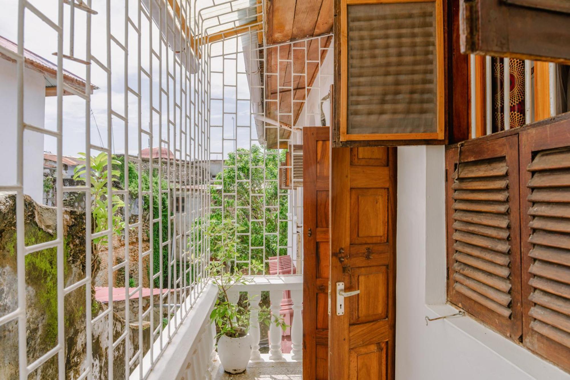 Shoki Shoki Hotel Stone Town Занзибар Экстерьер фото