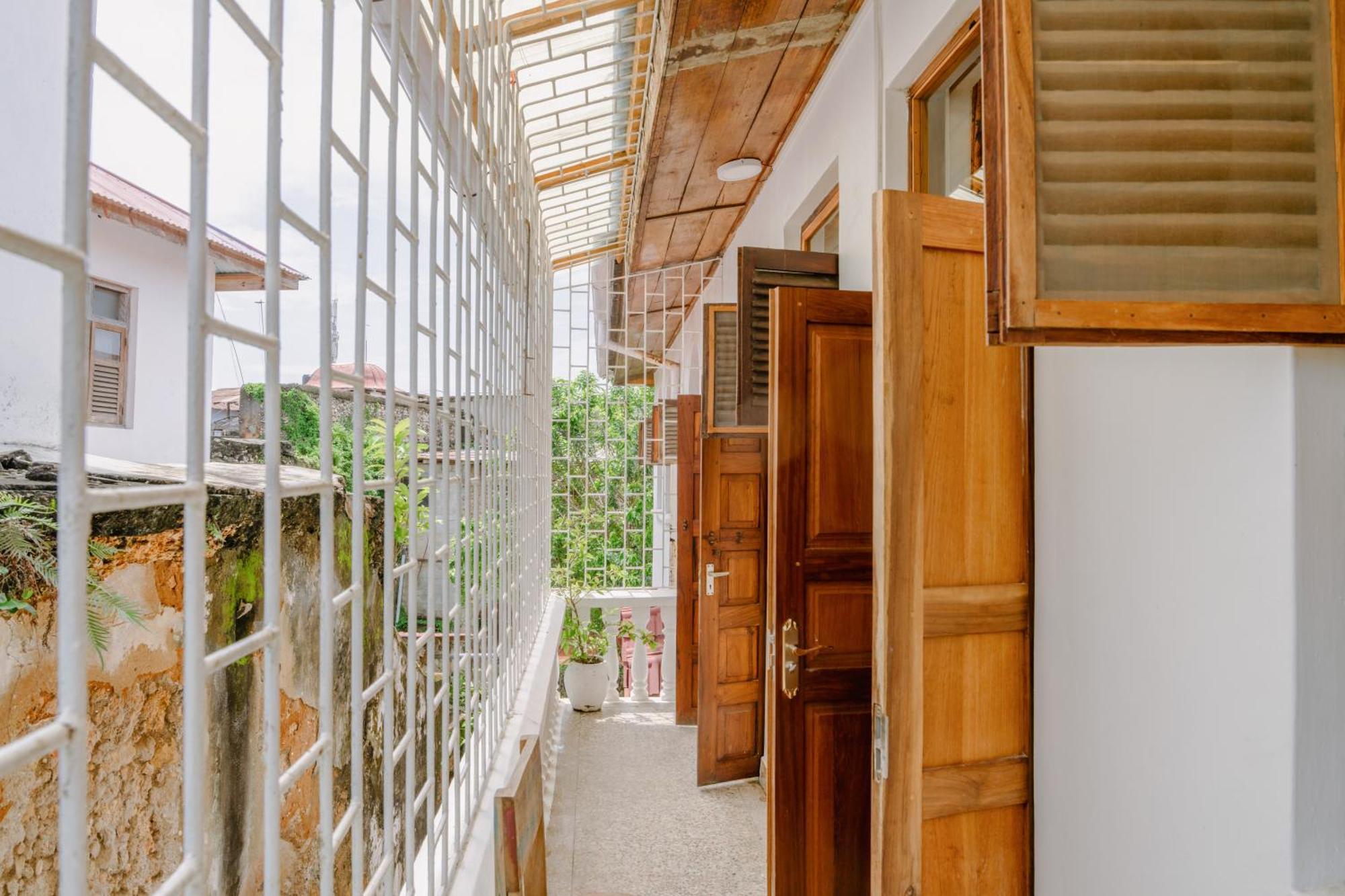 Shoki Shoki Hotel Stone Town Занзибар Экстерьер фото